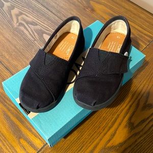 Toddler TOMS Black Canvas ALPARGATA//Size 8T